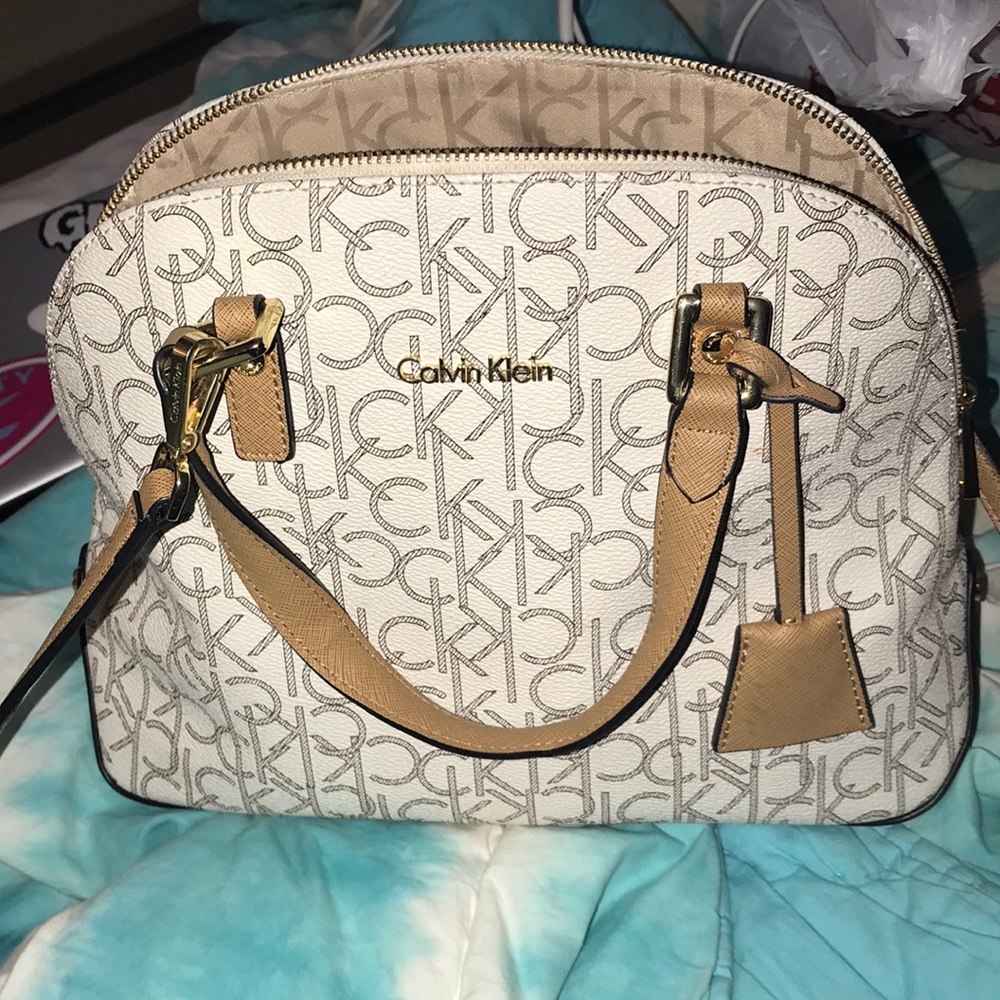 GREAT CONDITION PURSE